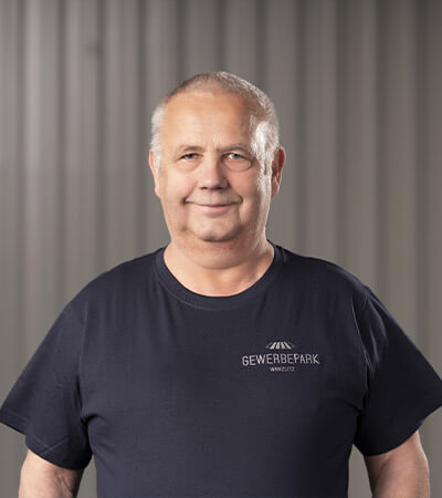 Portrait von Dipl.Ing. Klaus Elsner, verantwortlich für die Elektrotechnik im Gewerbepark Wanzlitz